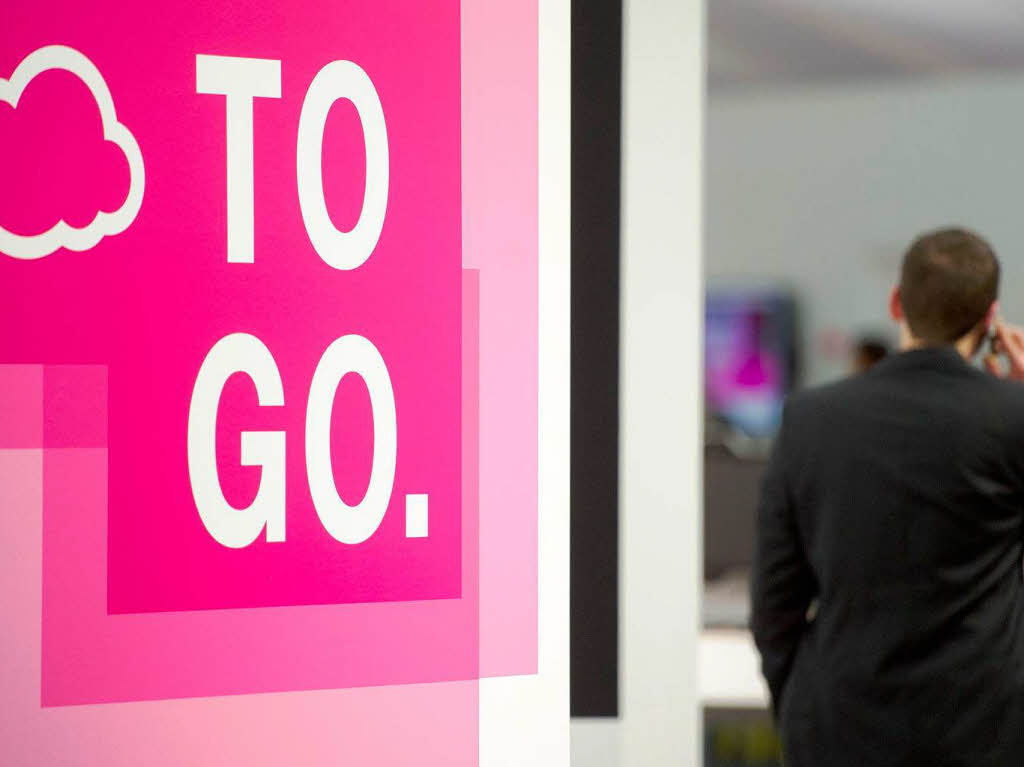Clouds sind im Trend: Unternehmen, Organisationen und Behörden informieren sich auf der CeBIT bis Samstag über neueste Technologien. Clouds sind im Trend: Unternehmen, Organisationen und Behörden informieren sich auf der CeBIT bis Samstag über neueste Technologien.