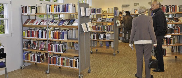 Brger aus Neuenburg und dem Umland f... modernisierten Stadtbibliothek wohl.   | Foto: Mnch
