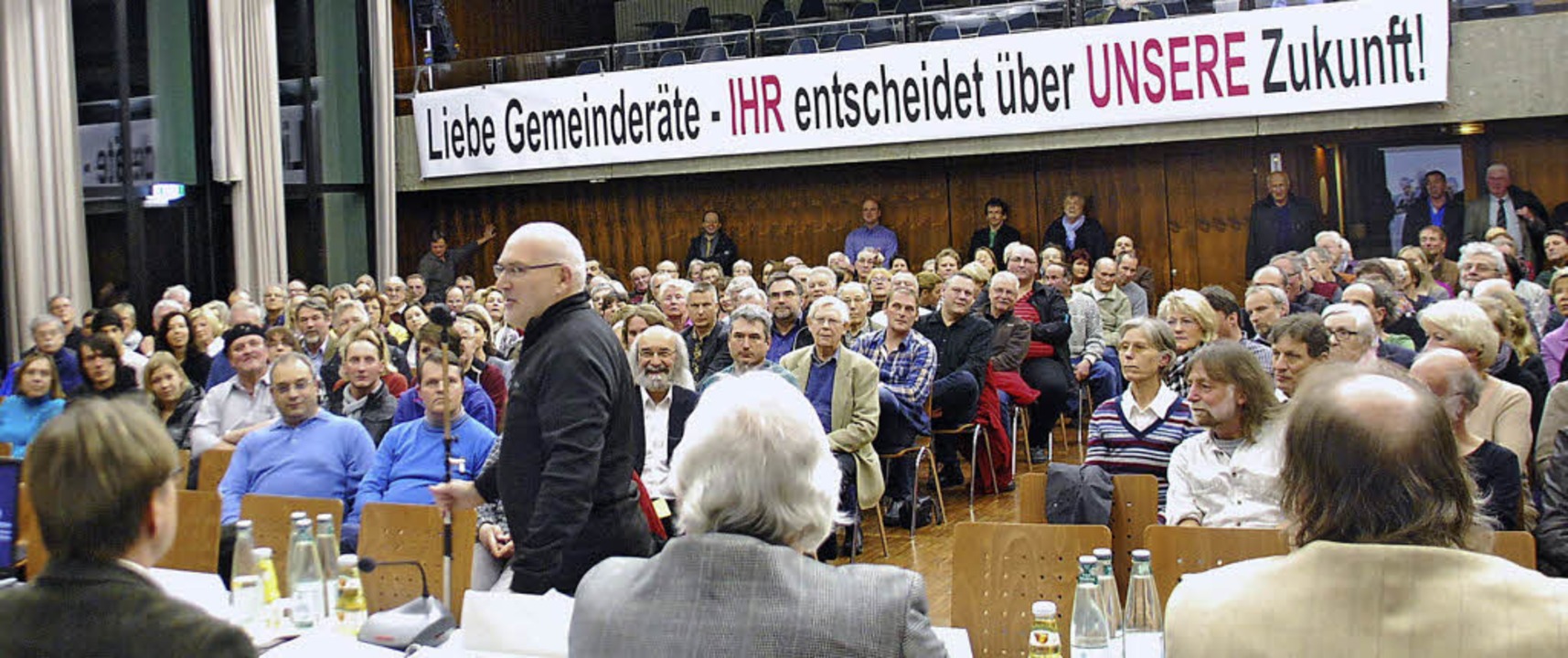 Die Zimmermann-Ansiedlung mobilisiert:...i der Bürgerversammlung voll besetzt.   | Foto: Ralf Staub
