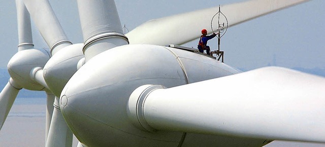 Bis zu drei Windkraftanlagen knnten a... Gesprchen mit mglichen Investoren.   | Foto: dpa/Ingo Wagner