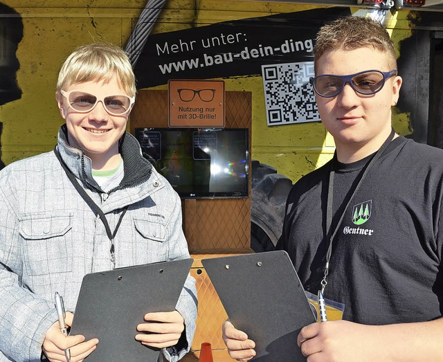 Mit 3D Brille wird der Berufschecker d...Kampagne &#8222;Bau dein Ding&#8220;.   | Foto: Martina Proprenter