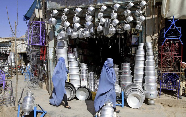 Verschleierte Frauen in Herat, Afghanistan   | Foto: dpa