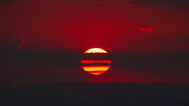 Das ist die Aussicht, wenn auf dem Kandel die Sonne untergeht.  | Foto: Daniel Fleig