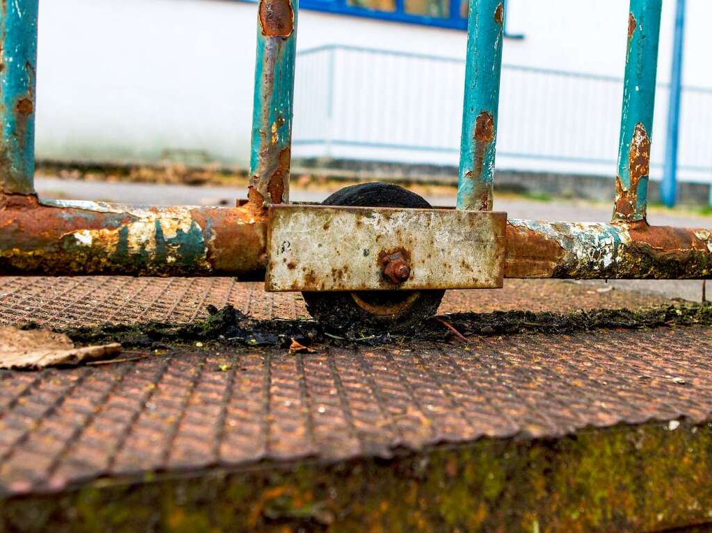 Im Stühlinger steht eine Mauer mit vielen Gesichtern. Im Stühlinger steht eine Mauer mit vielen Gesichtern.
