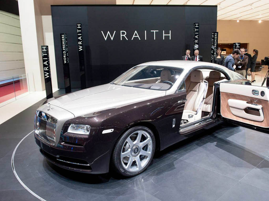 ...Der britische Nobelhersteller stellt dem Ghost das extravagante Luxuscoup Wraith zur Seite.