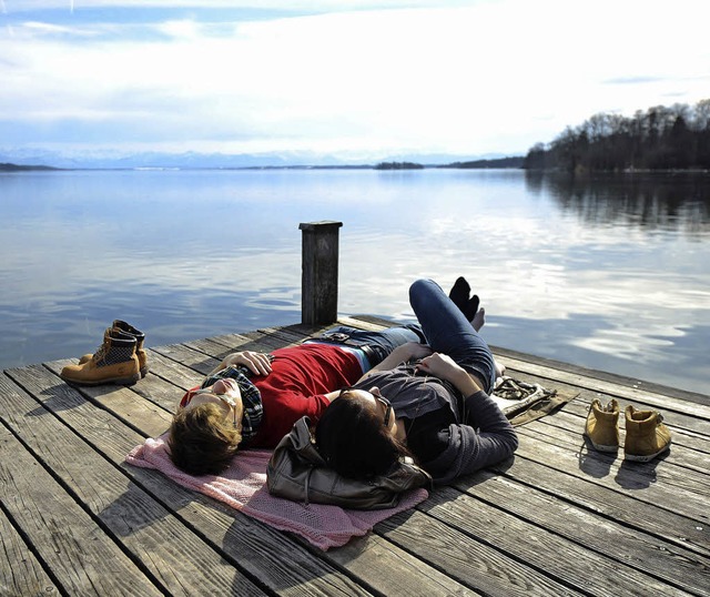 Zu frh gefreut: Nach wenigen Sonnenta... Winter noch einmal mit Macht zurck.   | Foto: dpa