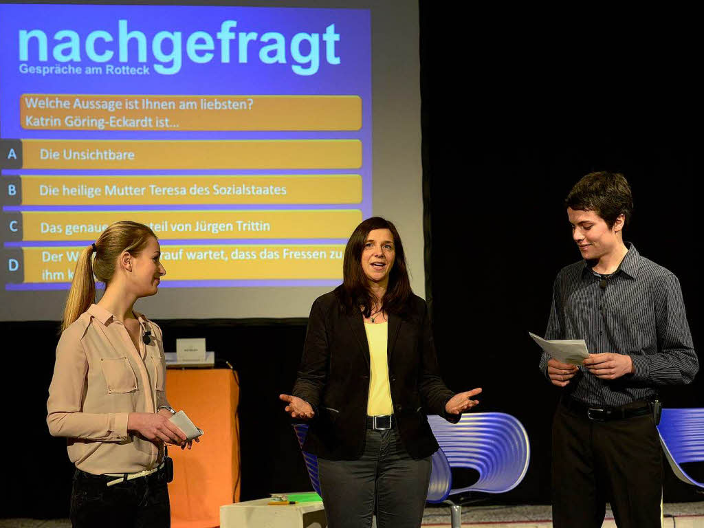 Katrin Gring-Eckardt bei Nachgefragt am Rotteck-Gymnasium in Freiburg.