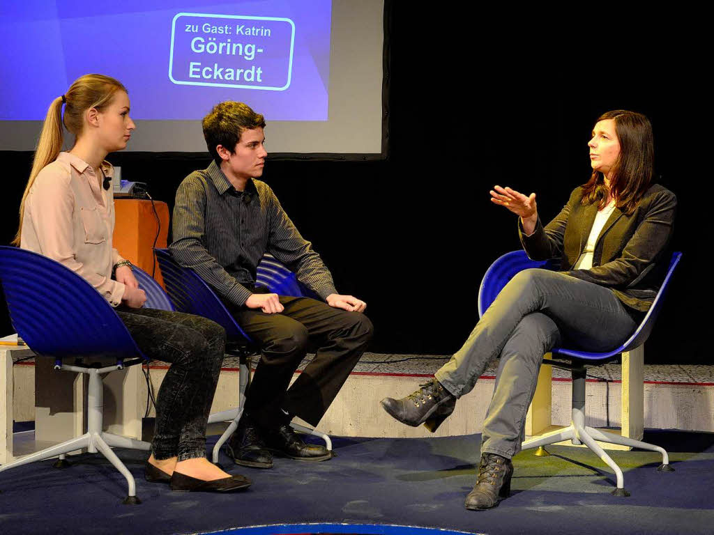 Katrin Gring-Eckardt bei Nachgefragt am Rotteck-Gymnasium in Freiburg.