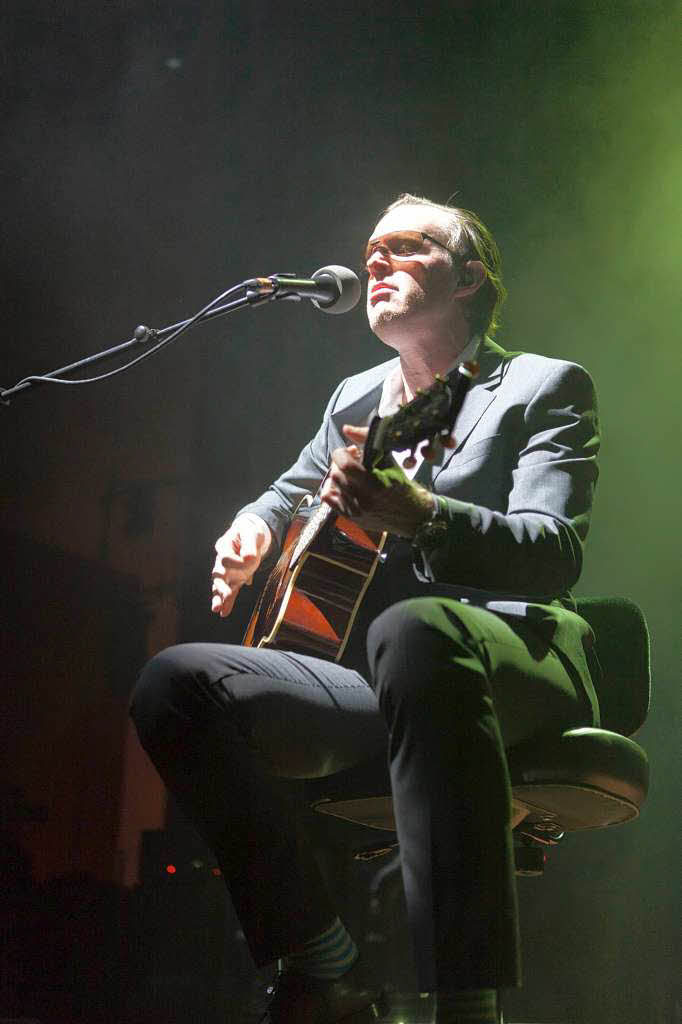 Gitarrist Joe Bonamassa und seine drei Begleiter Arlan Schierbaum (Keyboards), Carmine Rojas (Bass) und Tal Bergman (Drums) im Freiburger Konzerthaus.