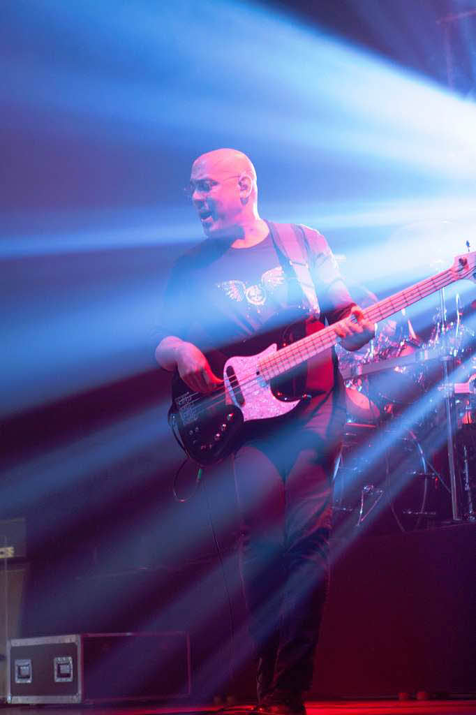 Gitarrist Joe Bonamassa und seine drei Begleiter Arlan Schierbaum (Keyboards), Carmine Rojas (Bass) und Tal Bergman (Drums) im Freiburger Konzerthaus.