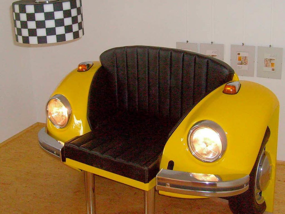 Die Frau, der dieser Sessel gehört, wurde in einem VW Käfer gezeugt.  | Foto: Schlund