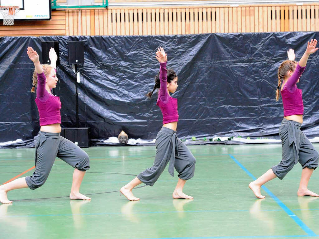 Young Colony of Dance Young Colony of Dance
