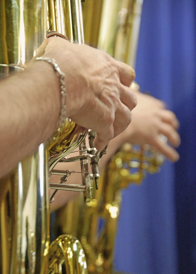 Ob tiefe Tuba &#8211; wie hier auf dem...lle Register im Blasorchester achten.   | Foto: Gramespacher