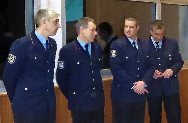 Linkes  Bild:: Die Geehrten Franco Lis...er seine Ehrung nachtrglich erhielt.   | Foto: Feuerwehr