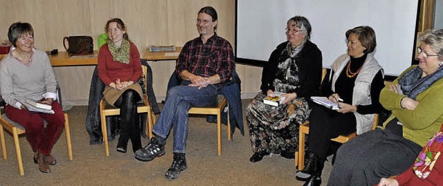 Regina Heller und Tamara und Michael T...zu dem buch &#8222;Apfeldiebe&#8220;.   | Foto: Stefan Pichler