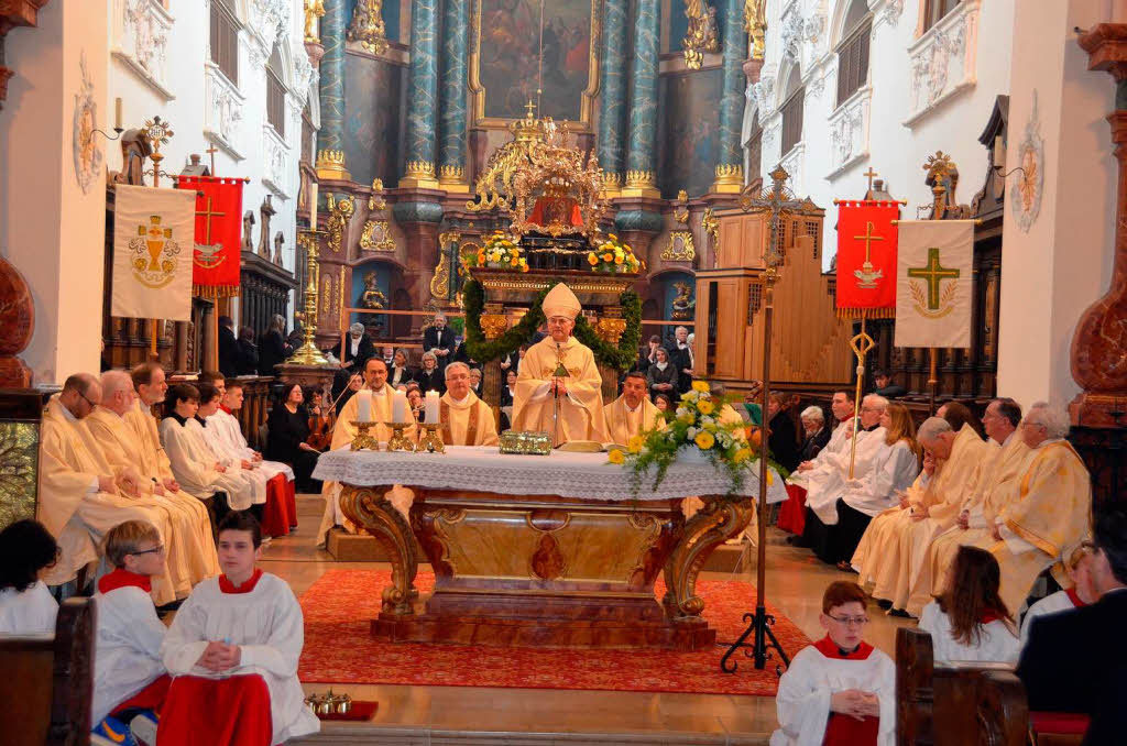 36 Gruppierungen aus Kirche, Politik, Musikvereinen, Trachtengruppen und Missionen bildeten die Fridolinsprozession.