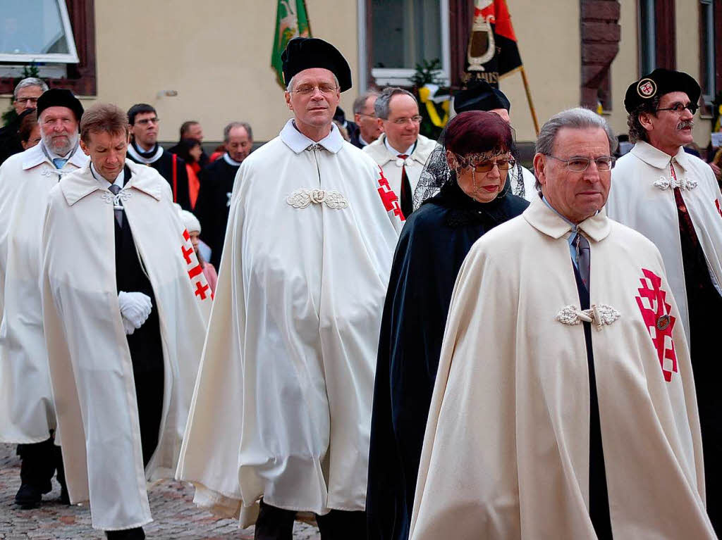 36 Gruppierungen aus Kirche, Politik, Musikvereinen, Trachtengruppen und Missionen bildeten die Fridolinsprozession.