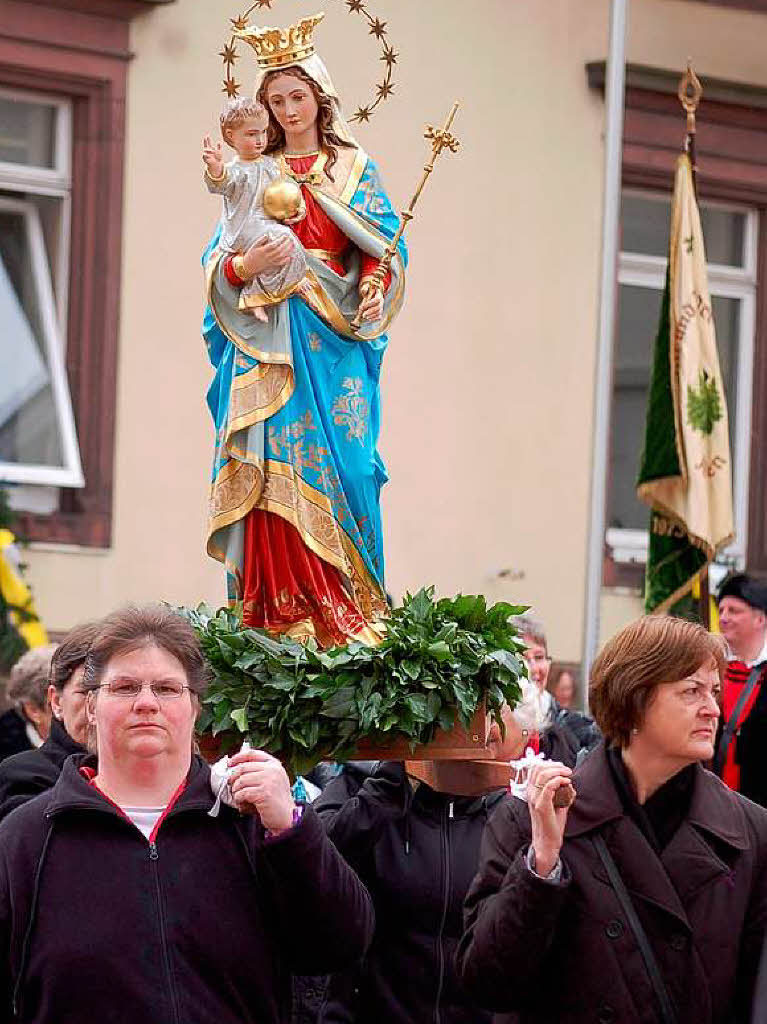 36 Gruppierungen aus Kirche, Politik, Musikvereinen, Trachtengruppen und Missionen bildeten die Fridolinsprozession.