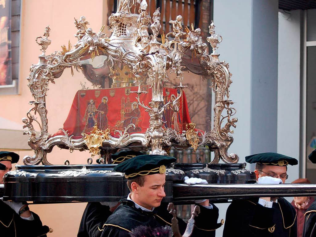 36 Gruppierungen aus Kirche, Politik, Musikvereinen, Trachtengruppen und Missionen bildeten die Fridolinsprozession.