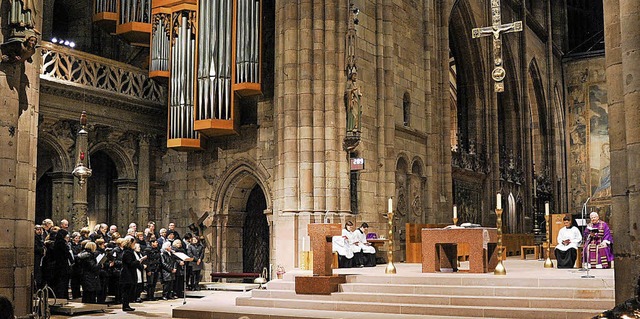 Beeindruckend fr Sngerinnen, Snger ...Der MGV Simonswald singt im  Mnster.   | Foto: Michael Arendt