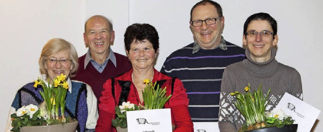 Gerhard Adolph (Zweiter links) gab das...ngwald und fr 20 Jahre Cornelia Jgle  | Foto: Photographer: Gabriele Zahn