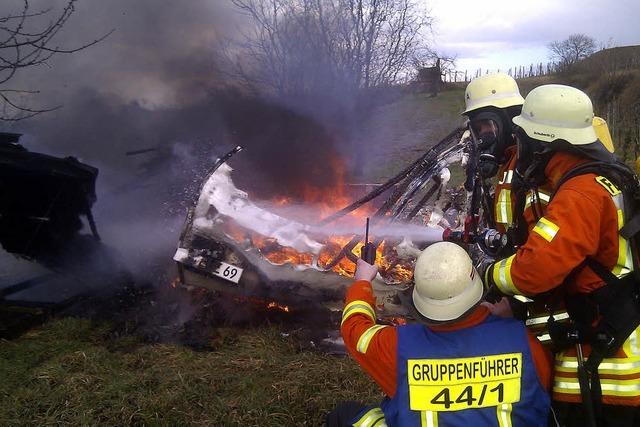 Feuer zerstrt Wohnwagen