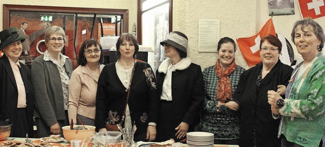 Die Damen des Frauenvereins vor dem Schnittchenkino.   | Foto: Ute Kienzler