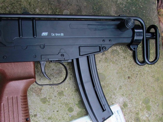 Die Soft-Air-Waffe des Betrunkenen  | Foto: Polizei