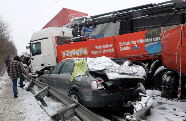 Massenkarambolage auf der A45  | Foto: dpa