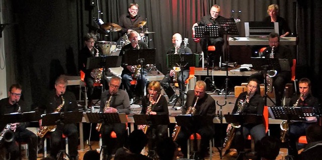 Erntete viel Applaus und erspielte meh...die Bigband Groove&#8217;n&#8217; Joy   | Foto: Privat