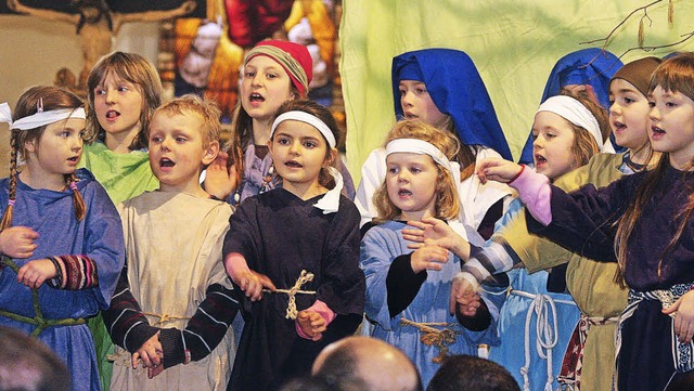 Die Kinder fhrten zum Kirchbltenfest ein Musical auf.   | Foto: Sandra Decoux-Kone