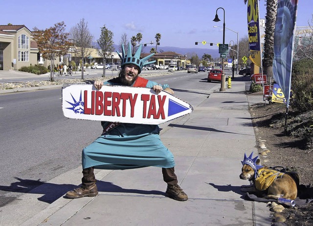 Werbende Freiheitsstatue in San Diego  | Foto: Markus Emmerich