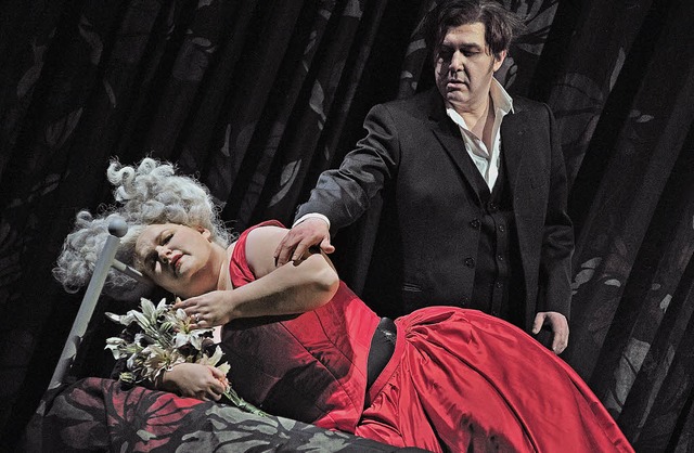 Auch die Operninszenierung &#8222;Piqu...nistin Anja Jung und Tenor Luis Chapa.  | Foto: maurice korbel