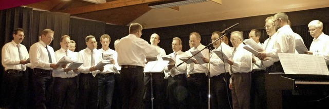 &#8222;Hurra, wir singen noch&#8220; &...bend der &#8222;Harmonie&#8220; Wies.   | Foto: osswald