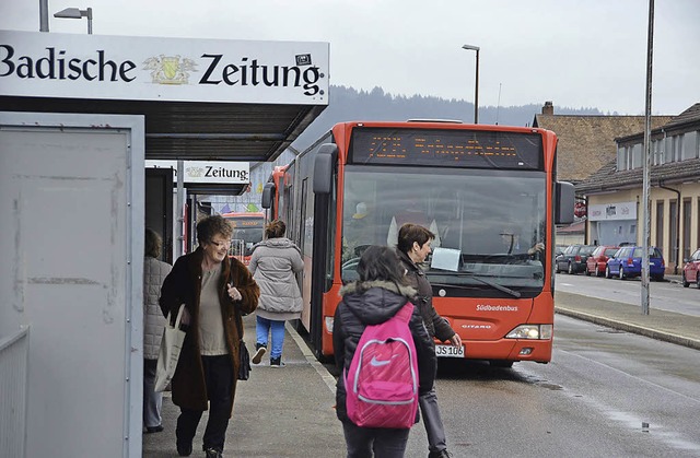 Das Ziel bleibt: der zentrale Busbahnh...ahngleise auf die Nordseite umziehen.   | Foto: Hildegard Siebold