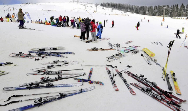 Noch einmal rauf auf den Feldberg: Gut...gungen gibt es noch in den Hhenlagen.  | Foto: dpa