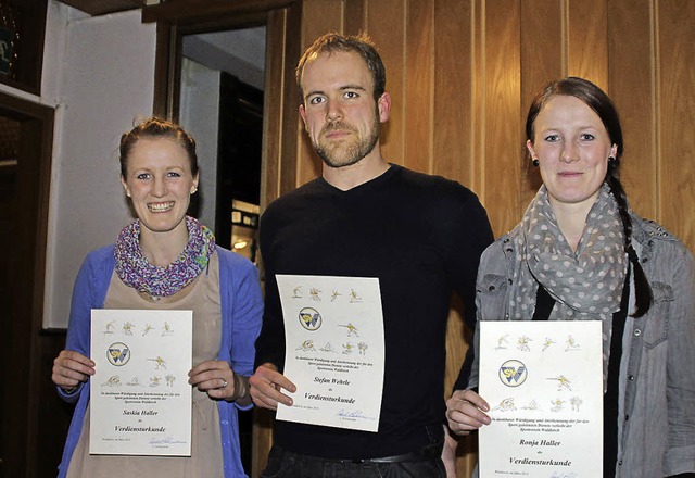 Ehrung:  Saskia Haller, Stefan Wehrle ...iensturkunde des Sportverein Waldkirch  | Foto: Stefanie Siegmund