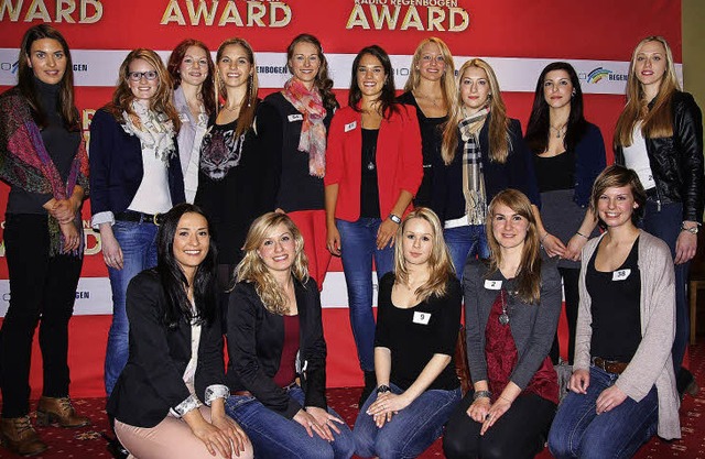 Die 15 jungen Frauen, die bei Radio Re...Award als Hostessen  im Einsatz sind.   | Foto: Radio  Regenbogen