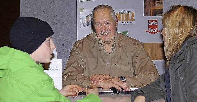 Klaus Preiser vom Sgewerk Preiser in ... Ausbildungsmglichkeiten im Sgewerk.  | Foto: Wilfried Dieckmann