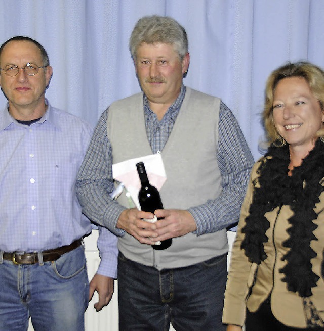 Josef Gutmann (Mitte) wurde nach zwlf...eisterin Isolde Schfer verabschiedet.  | Foto: Dietmar Noeske