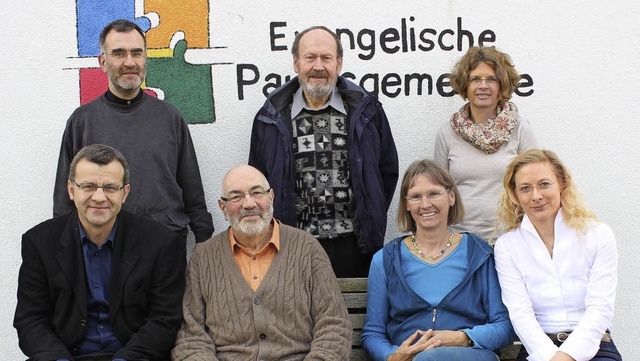 Bei der Theologischen Werkstatt waren ... und Monika Sauer (stehend von links).  | Foto: Eva-Maria Klassen