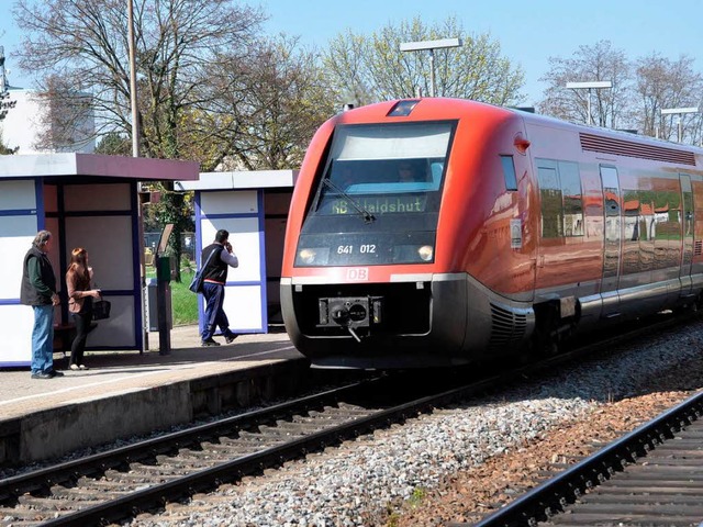 Die Dieselzge am Hochrhein seien ein ... hie es beim Ortstermin in   Grenzach  | Foto: Daniel Gramespacher