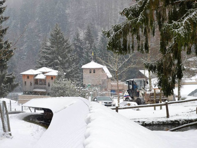 Noch liegt der Steinwasenpark unter ei...23. Mrz 2013 beginnt die neue Saison.  | Foto: Nikolas von Wysiecki