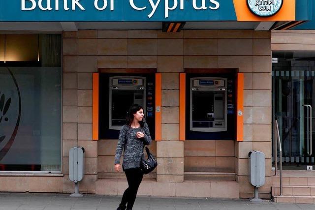 Zyperns Bankkunden müssen für Rettung vor Staatspleite zahlen