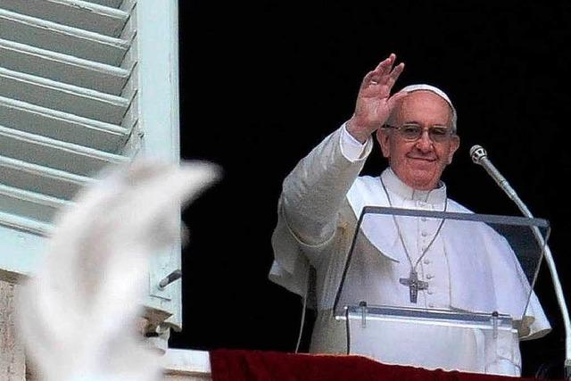 Neuer Papst Franziskus spricht erstes Angelus-Gebet