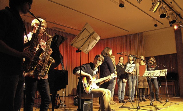 Offene Bhne im Gymnasium Kenzingen: h...ungskurs Musik mit Michael Fabender.   | Foto: Ute Schler