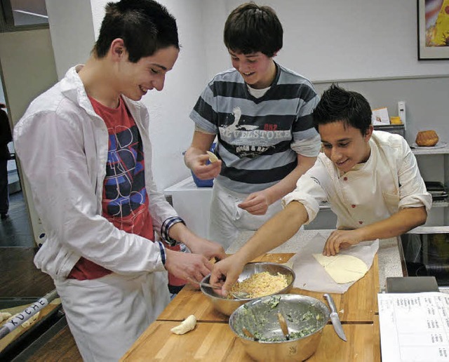 Eine Schule mit vielen Zutaten &#8211;...rationen der Pestalozzi-Schlerfirma.   | Foto: Britta Wieschenkmper