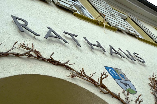 Das Schallstadter Rathaus bleibt,  wo .... Das hat ein Brgerentscheid ergeben.  | Foto: Tanja Bury