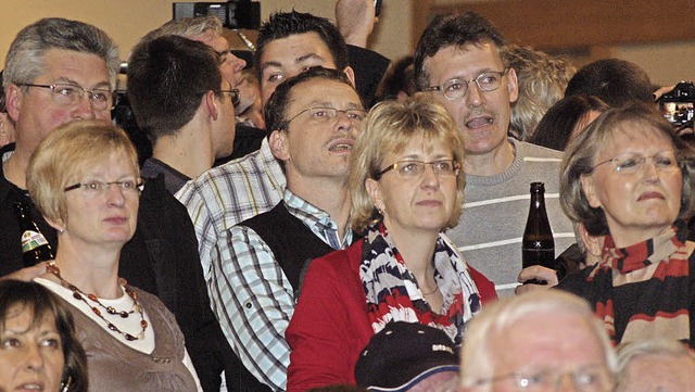 Ganz schn spannend war es in Willarin...bis endlich das Endergebnis feststand.  | Foto: Hildegard Siebold