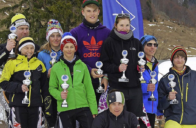 Meister des  Skibezirks VII: von links...ric Schleusener;   sitzend Robin Merz.  | Foto: Gudrun Hauck